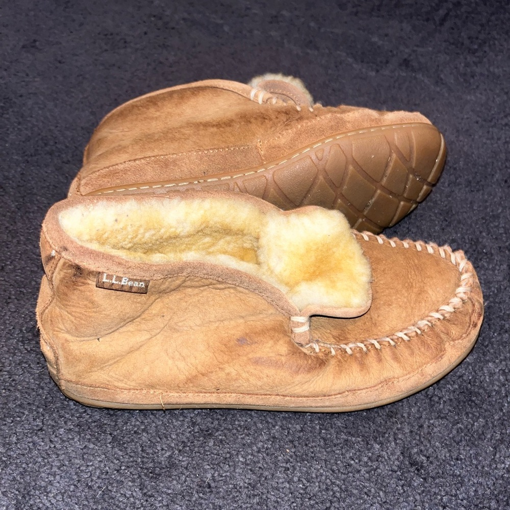 L.L. Bean women’s Brown Moccasin Slippers